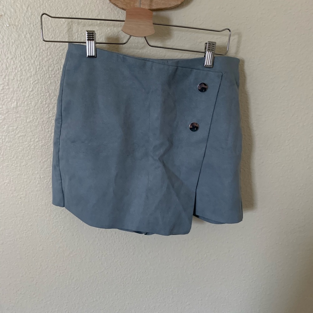 Suede baby blue skort